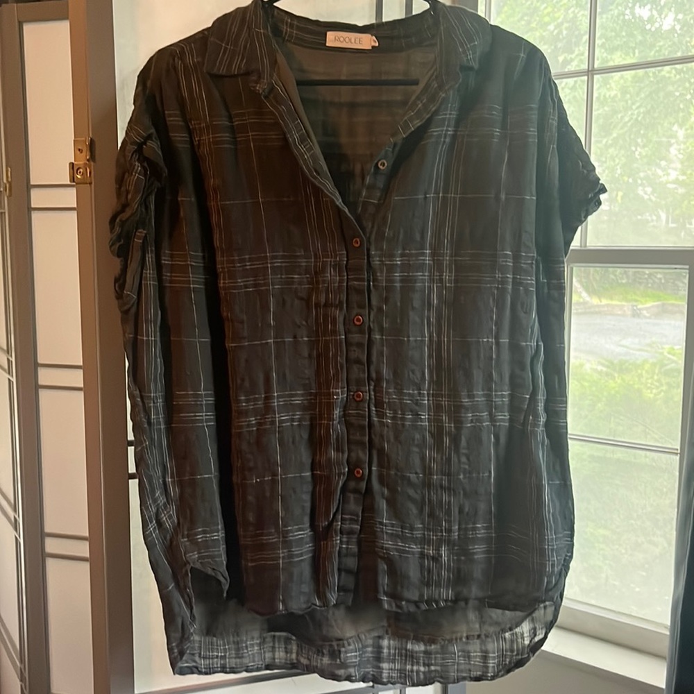 Green plaid/flannel shirt/blouse